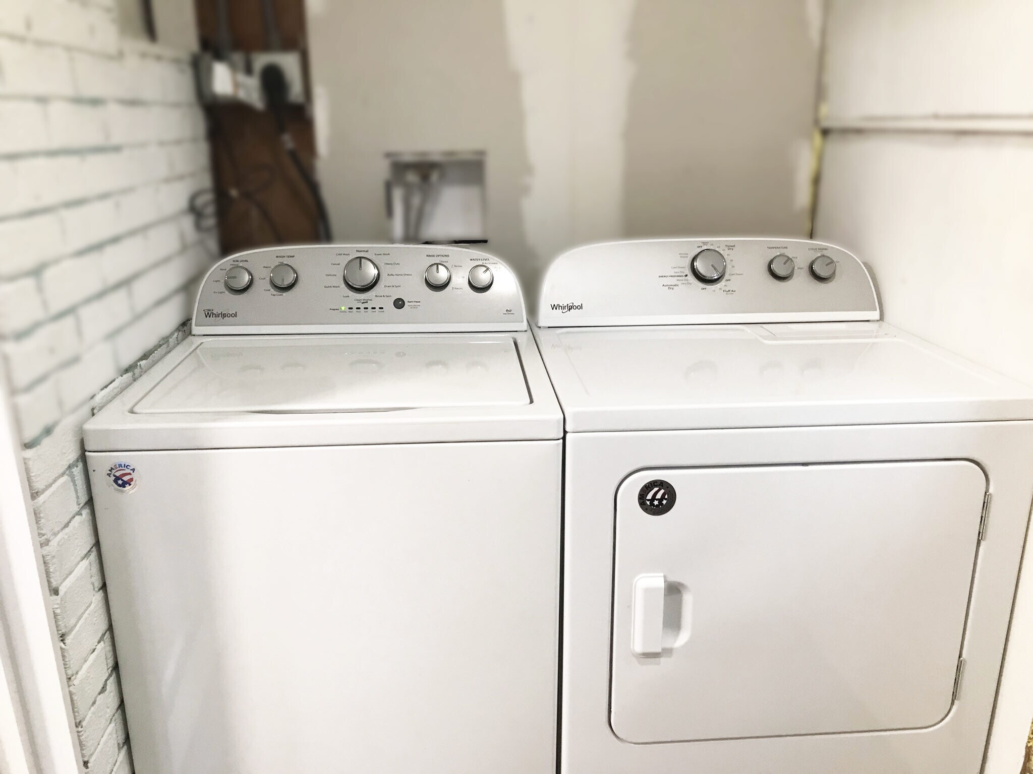 laundry room and mudroom for storage - 711 Hamilton St
