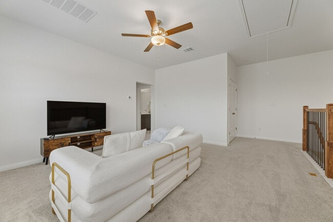 Building Photo - 5900 Whisper Crk Dr