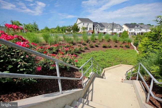 Building Photo - 35 Derby Dr