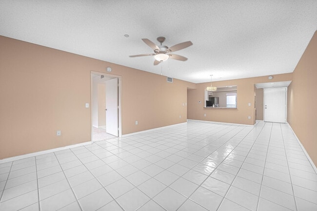 Building Photo - 901 SW 141st Ave