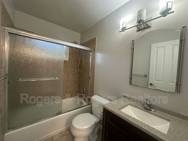 Building Photo - 3592 Payne Ave