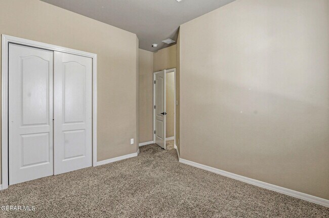 Building Photo - 3133 Clearbrook