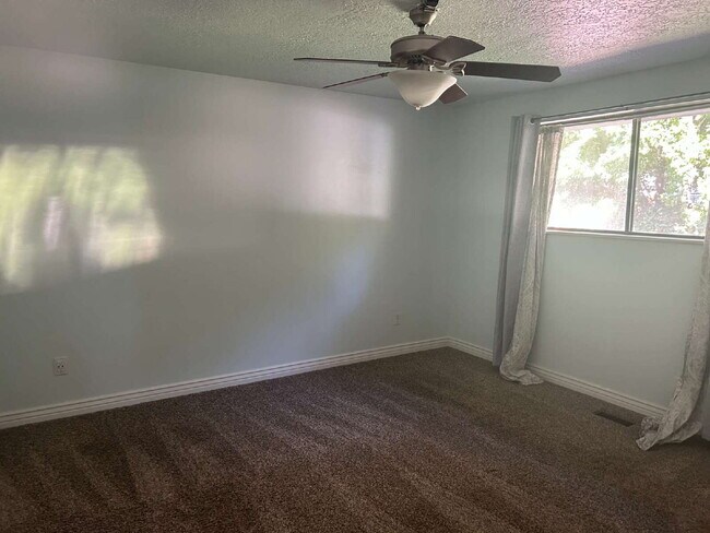 Building Photo - South Ogden Rambler Walking Distance to the Splash Pad and Athletic Club