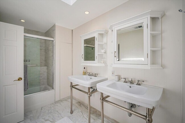 Building Photo - Welcome to Your Luxurious Napa Valley Retr...