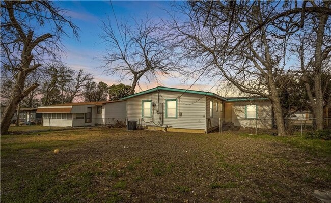 Building Photo - Updated 4-bedroom 2-bathroom home!  Housing accepted!!