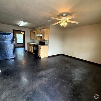 Building Photo - $500 Off 1st Full Month!* All Utilities In...