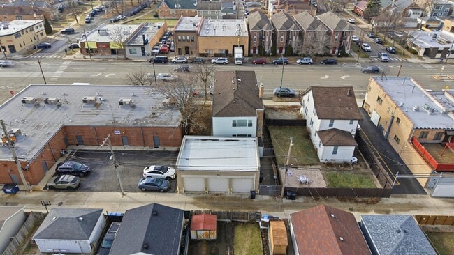 Building Photo - 5915 N Milwaukee Ave