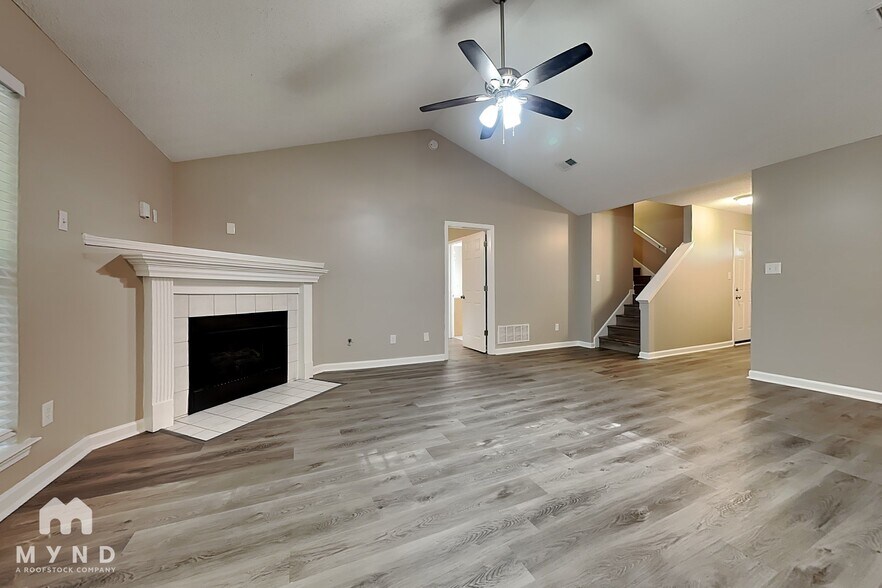 Building Photo - 10374 Cottage Oaks Dr