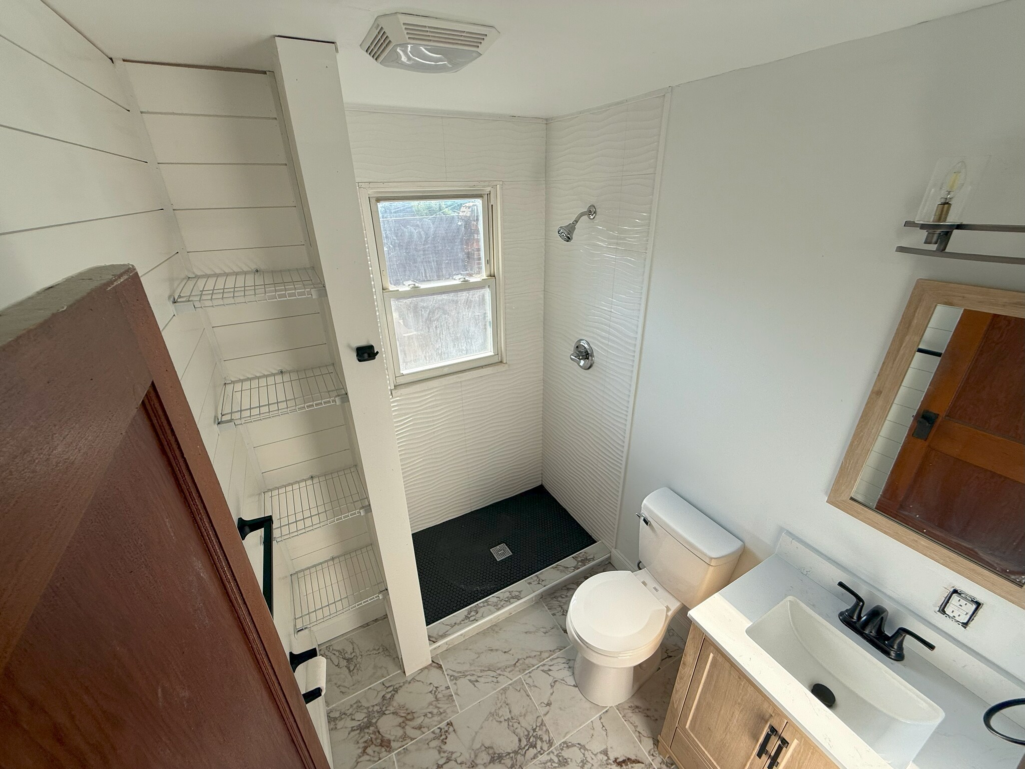 Bathroom - 2634 Melrose Ave