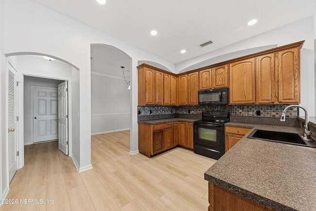 Building Photo - 13844 Fish Eagle Dr W