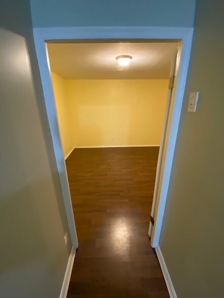 Entry to room - 8371 Stationhouse Ct