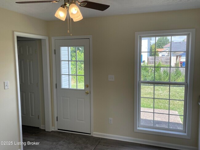 Building Photo - 9630 Combs Ln