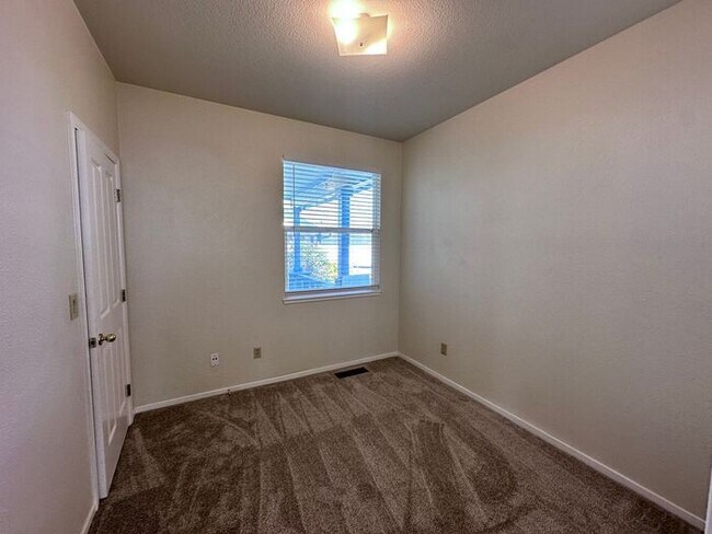 Building Photo - 3055 Andrea St