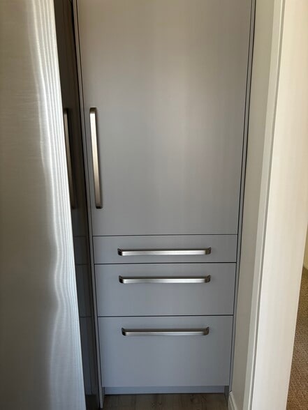 Building Photo - 969 W 25th St