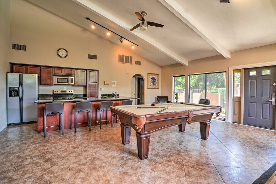 Building Photo - 3825 E Camelback Rd