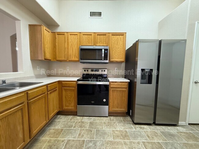 Building Photo - 3454 E Juanita Ave