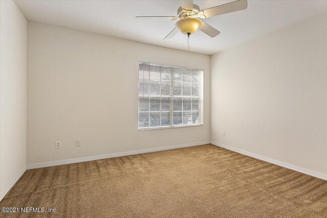 Building Photo - 13703 Richmond Park Dr N