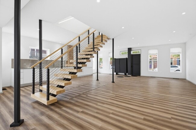 Building Photo - 107 Calder St
