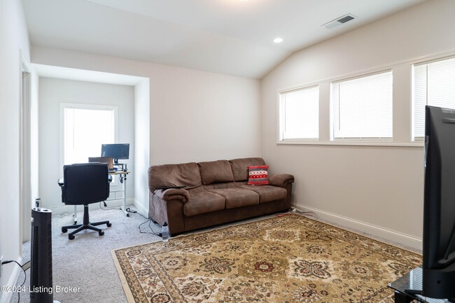 Building Photo - 213 Belden Trl