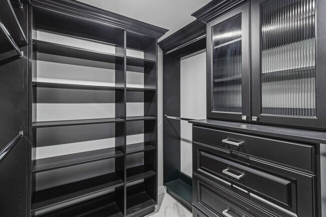 Building Photo - 3111 Bel Air Dr