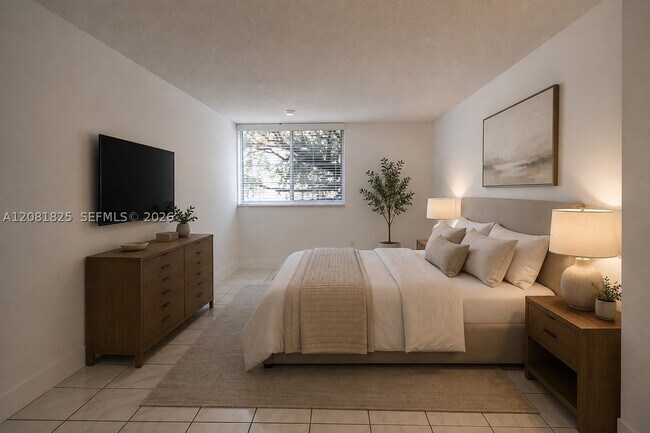 Building Photo - 8895 Fontainebleau Blvd