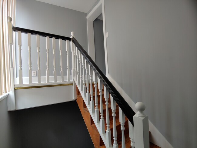 Building Photo - 33 S Calhoun St