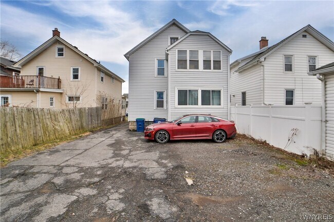 Building Photo - 153 Springville Ave