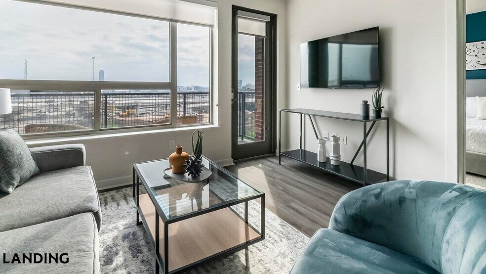 Building Photo - 825 Usener St