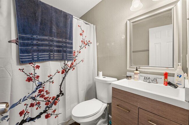 Building Photo - 608 Bracewood Cir