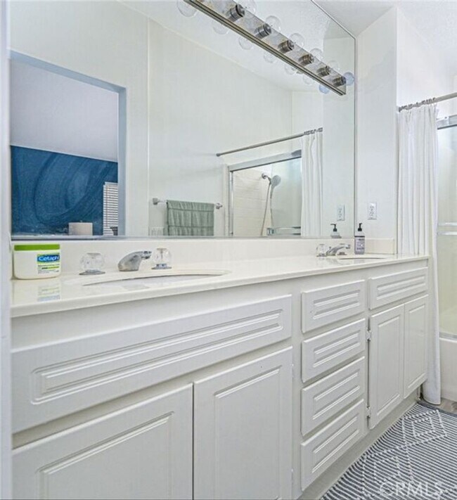 Building Photo - 14015 Visions Dr