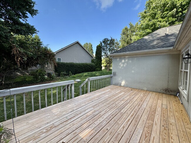 Building Photo - 218 Oligi Cir