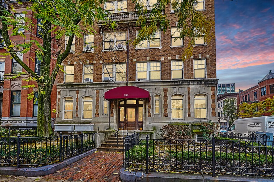 Primary Photo - 282 Newbury St