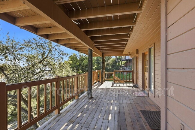 Building Photo - 147 Seacliff Dr