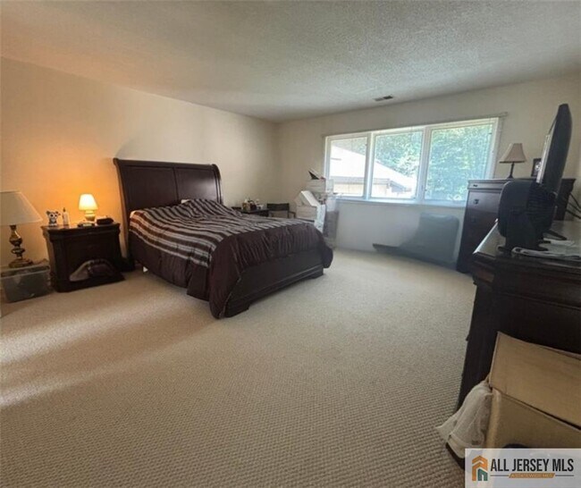 Building Photo - 514 Sayre Dr