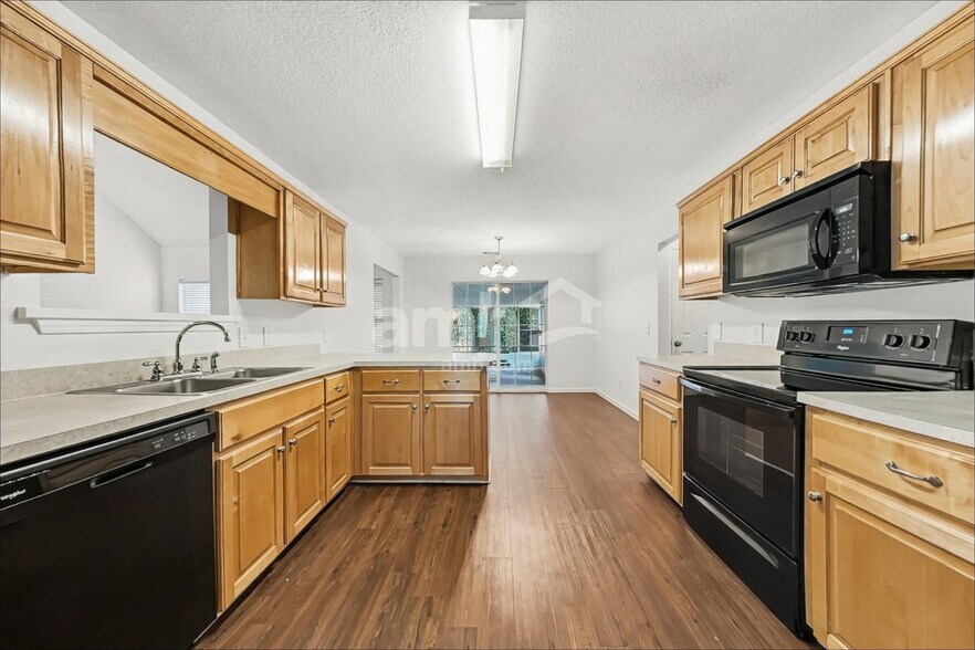 Building Photo - 62 Golden Gate Dr
