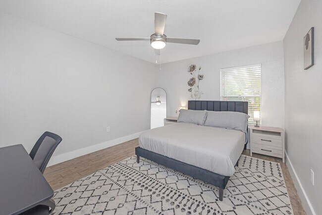 Building Photo - 4307 W Kennedy Blvd