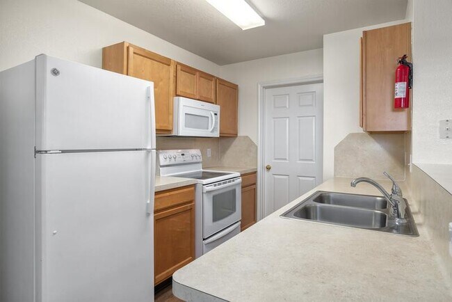 Building Photo - 2117 Saint Lucia Calle