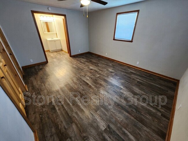 Building Photo - 4433 E Evans Ave