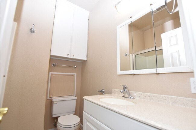 Building Photo - 405 Mc Kinney Ln