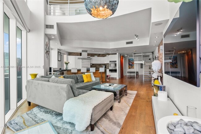 Building Photo - 60 SW 13th St