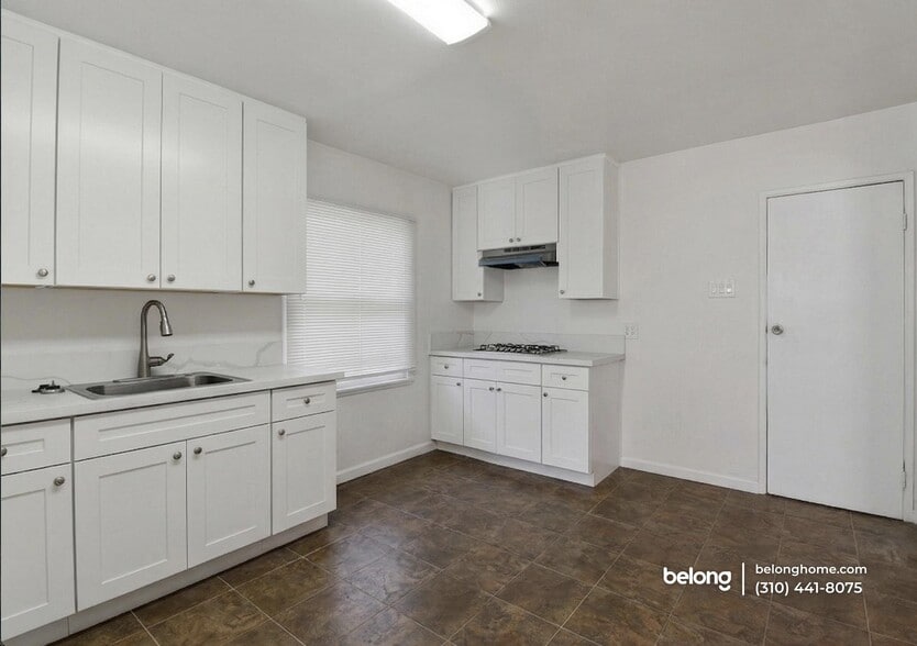 Building Photo - 18601 Keswick St