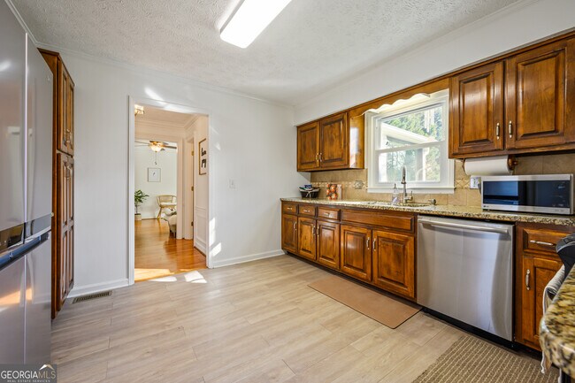 Building Photo - 1223 Settlebench Ln