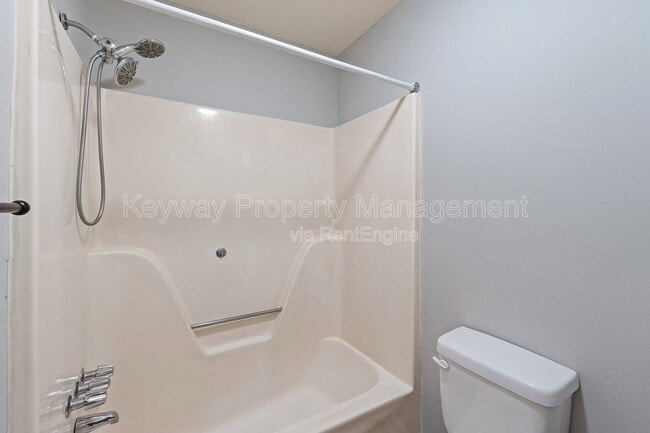 Building Photo - 3933 Miramar Dr Ext