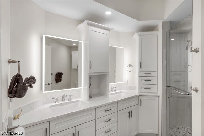 Building Photo - 400 L'Ambiance Cir