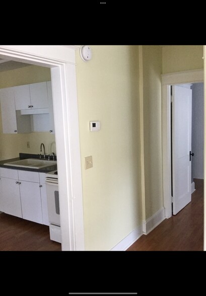 Building Photo - 154 Blanchard St