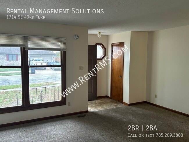 Building Photo - 1714 SE 43rd Terrace