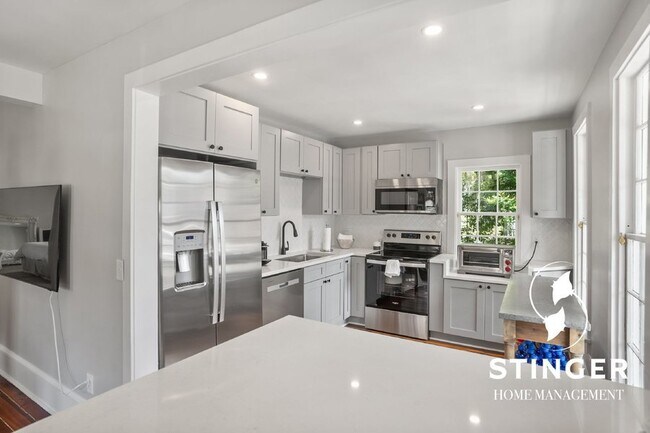 Building Photo - 606 Carteret St