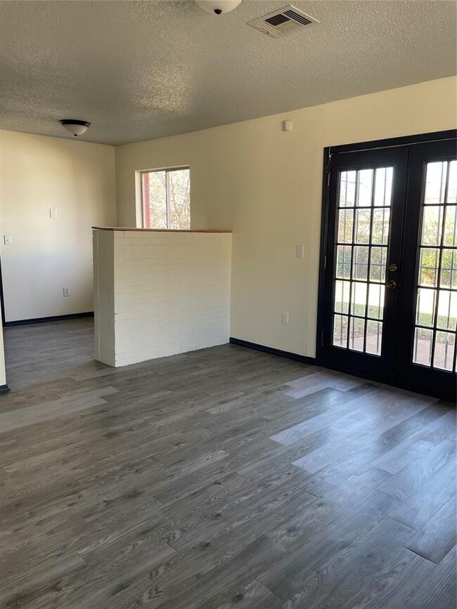 Building Photo - 205 NW 85th St