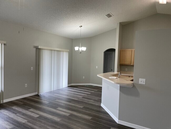 Building Photo - Great Home