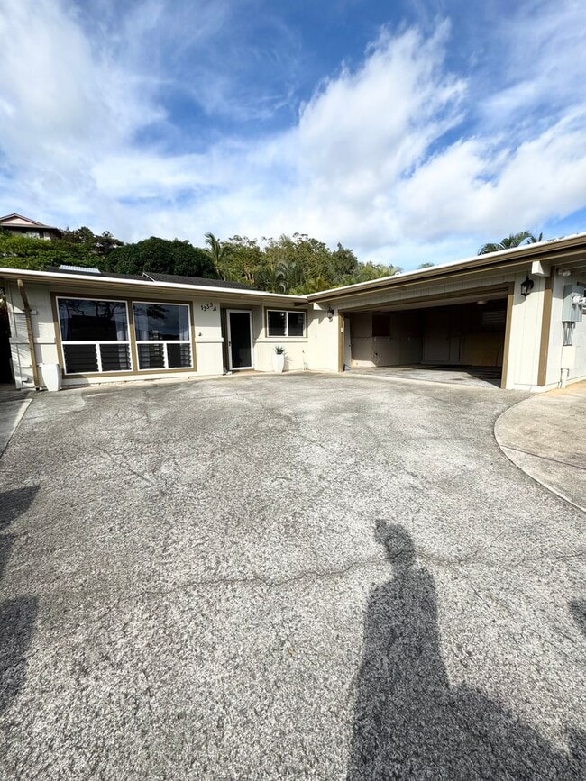 Building Photo - 3 bed, 2 bath w/ garage available first week of January!